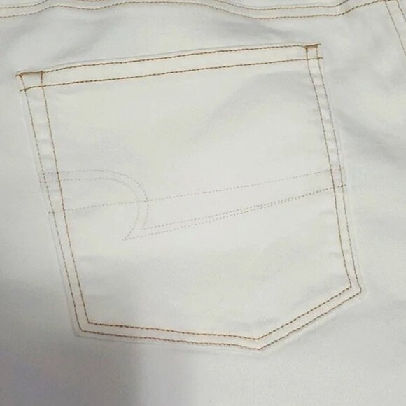 HOST PICK NWOT American Eagle Trendy Boho Chic Off White Wide Leg Cropped Jeans - Picture 9 of 15